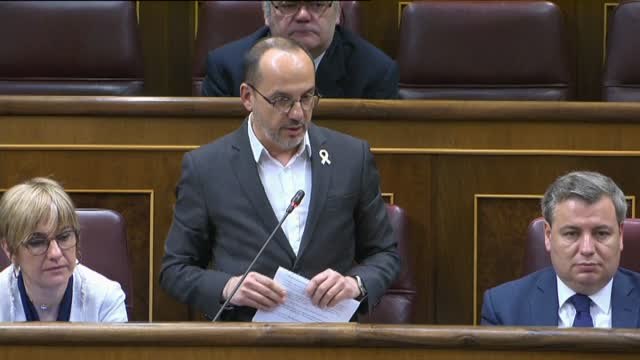 Catalá a Campuzano: Tiene usted mucha suerte de poder venir con ese lazo amarillo ofensivo