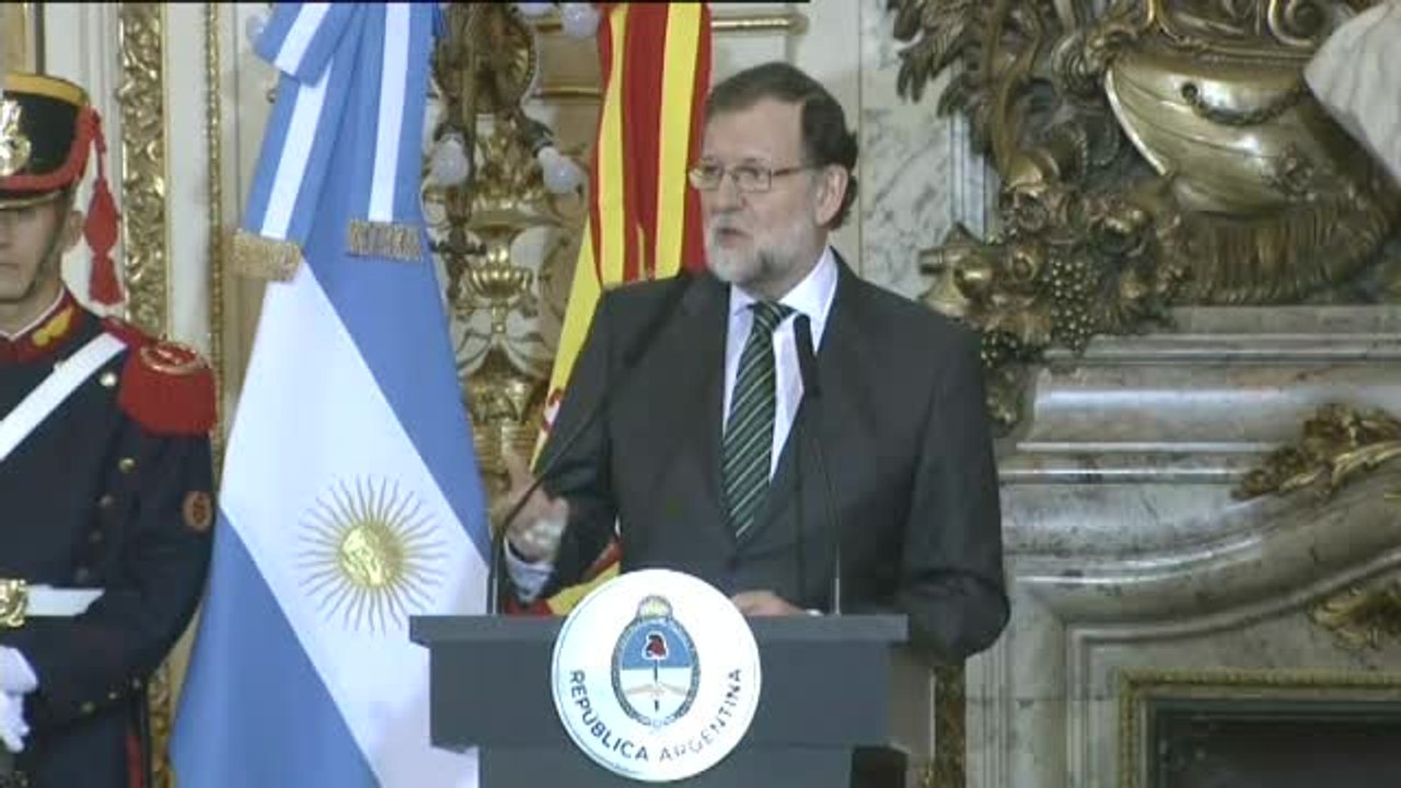 Rajoy sobre las exigencias de dimisión a Cifuentes: "Yo no amenazo ni advierto a nadie"