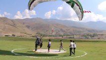 ERZİNCAN Paraşütçüler Erzincan'da yarıştı