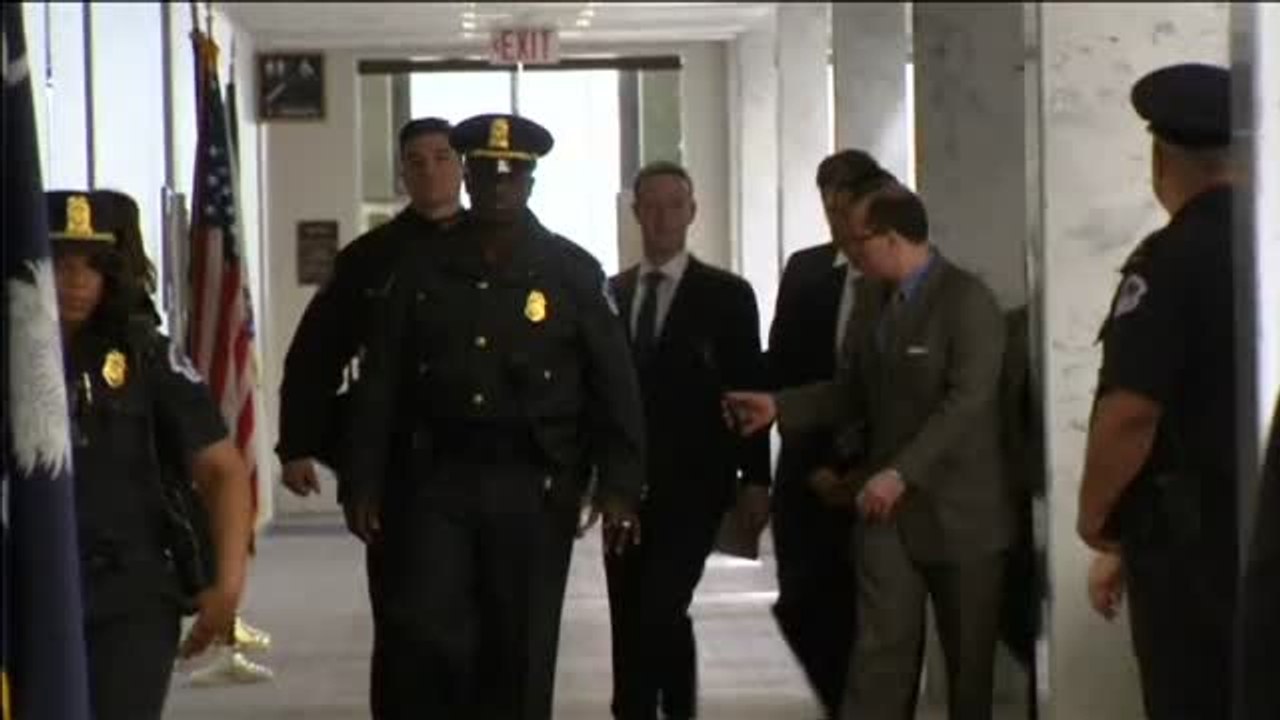 El fundador de Facebook pedirá hoy perdón y asumirá la responsabilidad por la filtración de datos