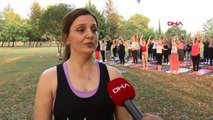 ADANA Yılın en uzun gününü yoga yaparak uğurladılar