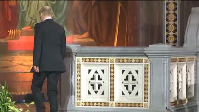 Putin asiste a la Misa de Pascua de la Iglesia Ortodoxa
