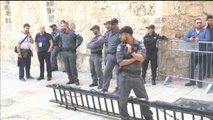Un centenar de agentes de policía blinda la Iglesia del Santo Sepulcro en Jerusalén