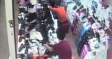 Vicdansız hırsızlar mağazadaki sadaka kutusunu çaldılar