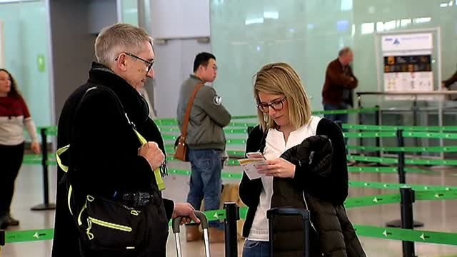 Una delegación de diputados independentistas parten hacia Alemania para recibir a Puigdemont