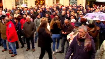 Tải video: Los pensionistas salen de nuevo a las calles de Vigo para reclamar subidas dignas