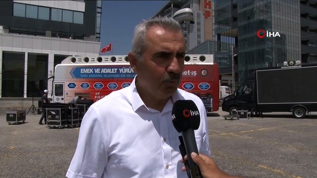 Sarıya boyanan tarlalar doğa tutkunlarını cezbediyor