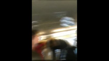 Por la ventana: la desesperación de los parisinos por subirse a un tren