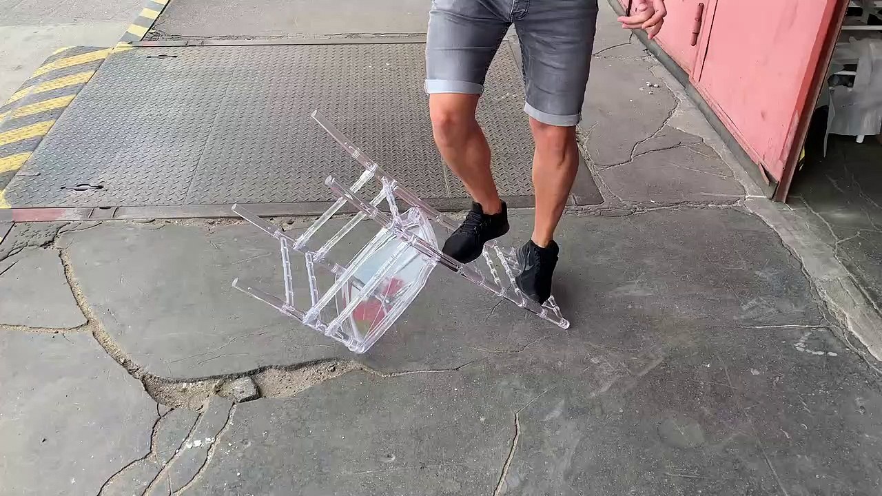 Tiffany Stuhl • Chiavari Stühle transparent • TEST • Polycarbonate • CONFER.shop