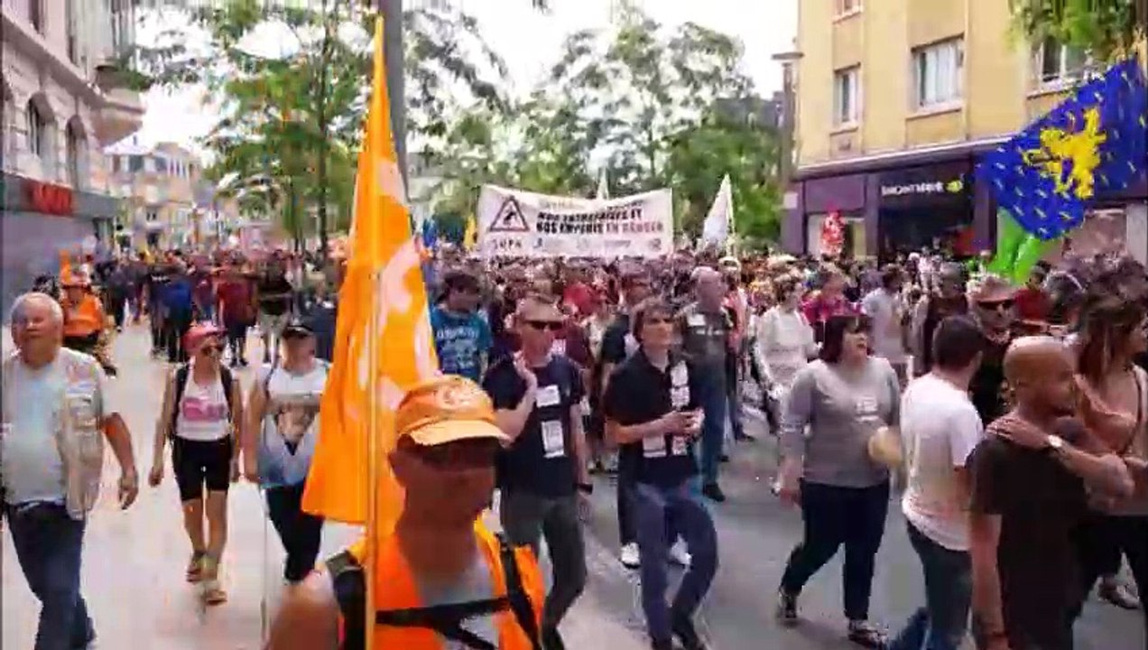 Belfort : le défilé se poursuit au niveau du Boulevard Carnot