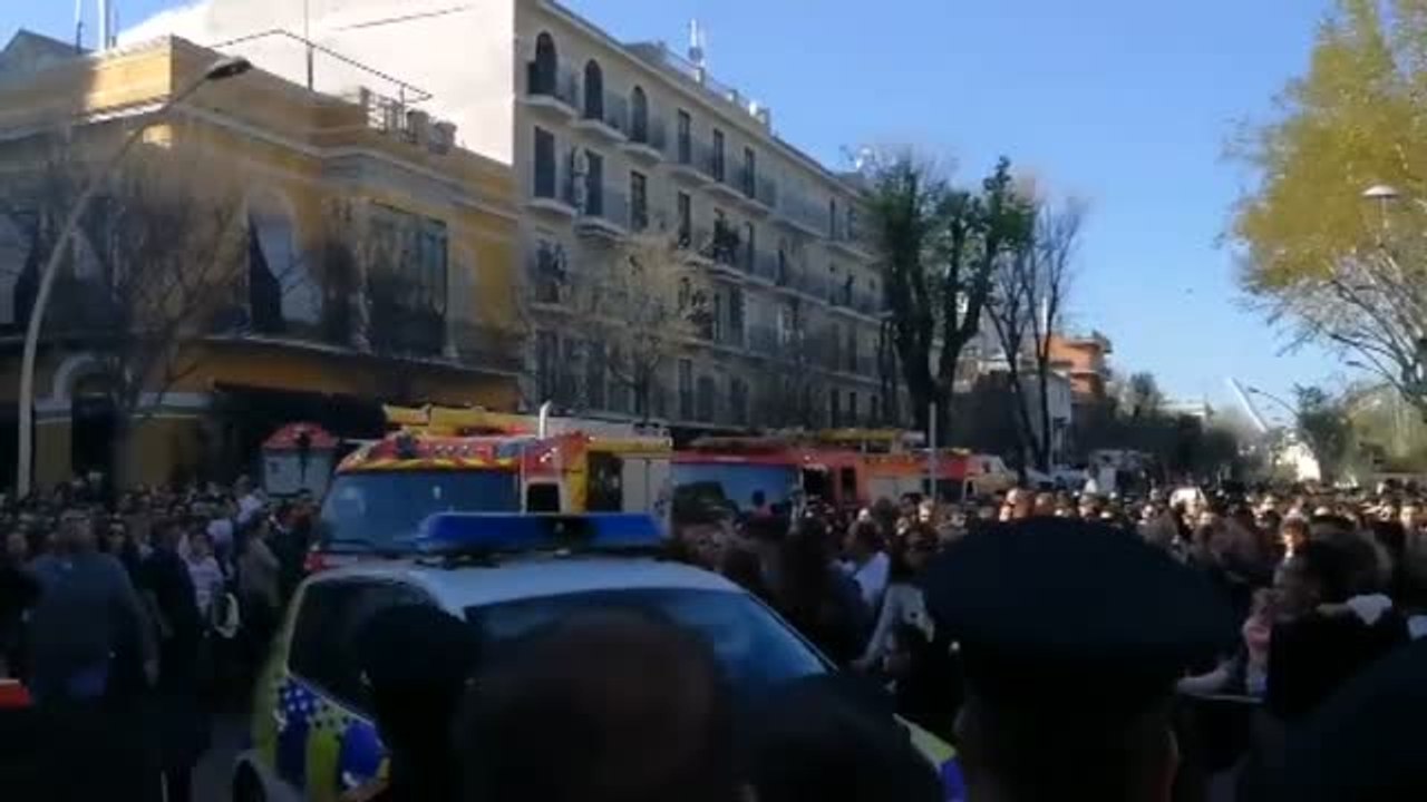 Madrugá tranquila y sin avalanchas en Sevilla