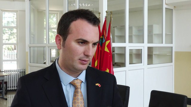 МОН: Наставници албанци да се пријават за работа во Велес