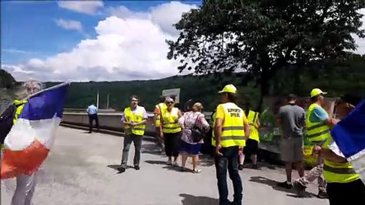 Les Gilets jaunes se mobilisent au barrage de Vouglans