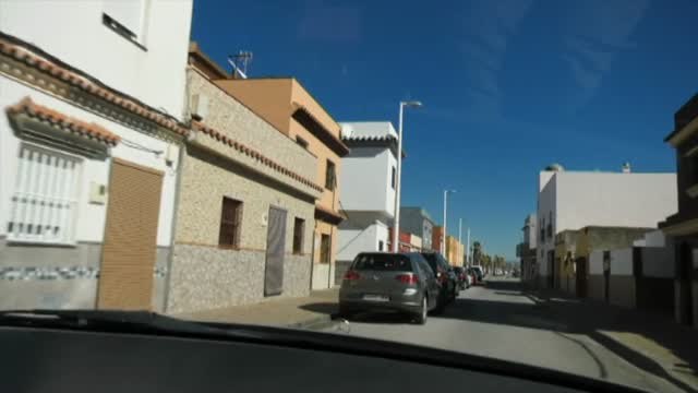 200 vecinos se lanzan contra la policía para evitar la detención de un narco