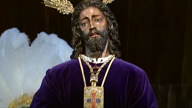 El Sevilla cumple con las tradicionales ofrendas de Semana Santa