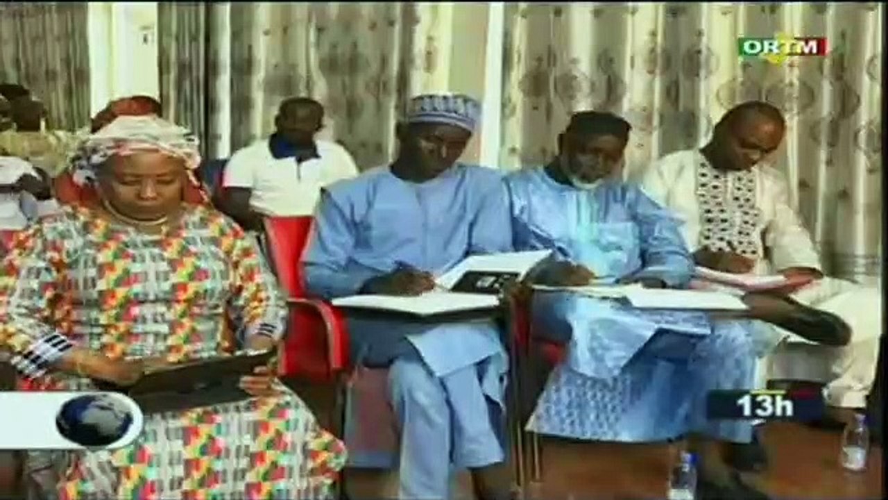 ORTM - Rencontre entre le Ministre de l’Administration Territoriale de la Décentralisation Boubacar Alpha BAH et les gouverneurs, les autorités intérimaires et membres des collèges transitoires des régions Nord du Mali