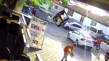 En sulu şaka kazayla bitti... Kuzenini ıslatmak isterken, kendi kazdığı kuyuya böyle düştü