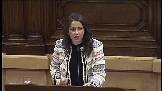 Arrimadas: Ni ustedes son solamente Cataluña ni Rajoy es solamente España