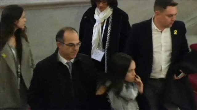 Renuncian a sus escaños las diputadas de ERC Rovira, Forcadell y Bassa