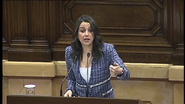 Lapsus de Arrimadas con Turull: No es creíble señor Puigdemont