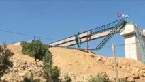 Siirt'te köprü yapımında kullanılan vinç devrildi: 1 yaralı