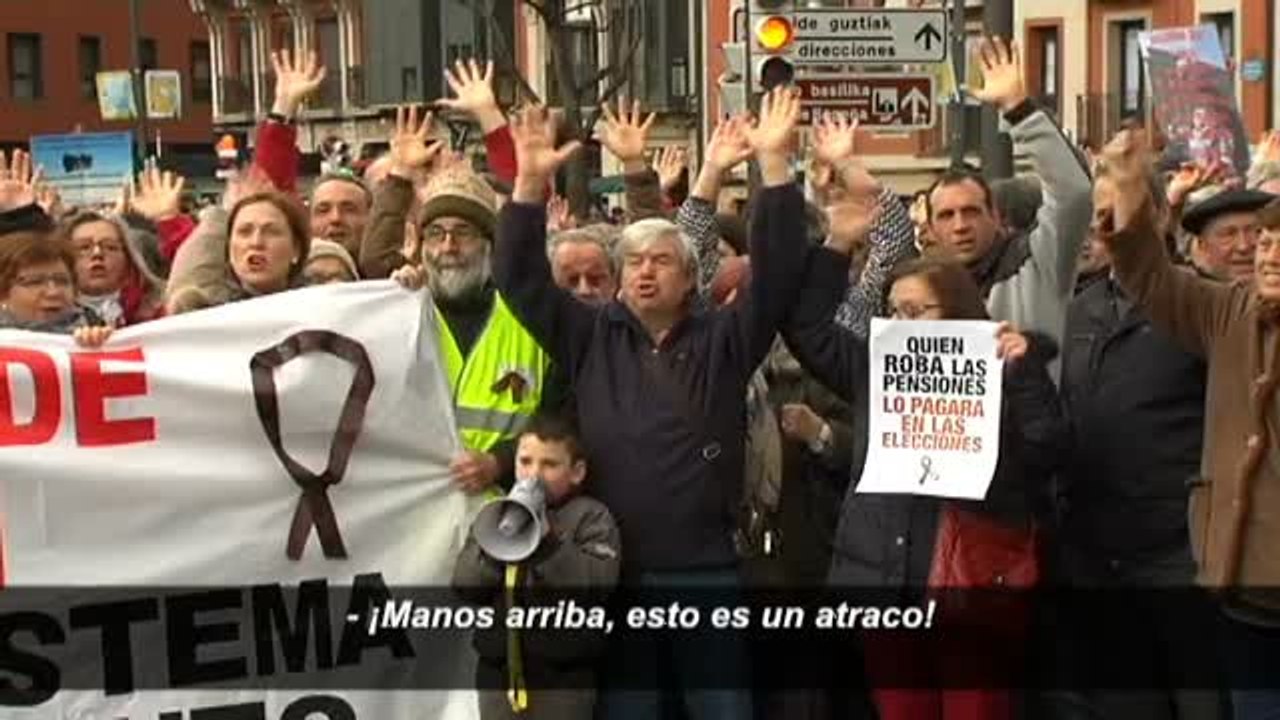 Rajoy promete que "si sigue el crecimiento económico, subirán más las pensiones y pronto"