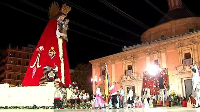 Miles de personas disfrutan del espectáculo pirotécnico más esperado en Valencia