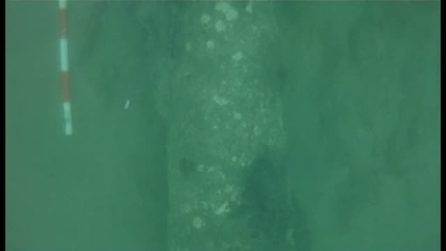 Buzos de la Armada hallan restos de un pecio del siglo XVIII en Lugo