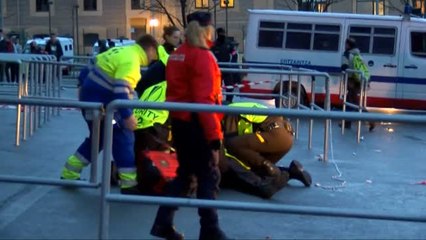 Descargar video: Al menos 3 ultras franceses detenidos por los disturbios en el estadio de San Mamés