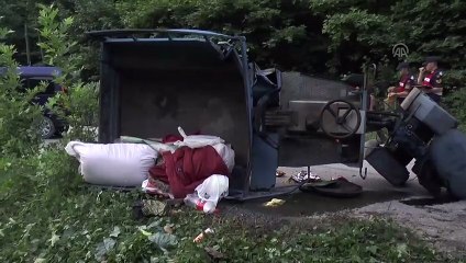 Tarım aracı ile hafif ticari araç çarpıştı: 7 yaralı - DÜZCE