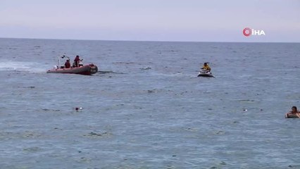 Boğuldu sanılan yaşlı adam, kıyıya indiğinde zafer pozu verip: 'Bunlar işe yeni başlamış" dedi