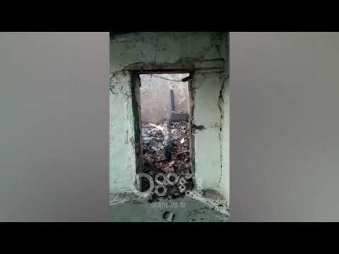 RTV Ora - Shkëndija elektrike djeg banesën në Mallakastër, shpëton e moshuara