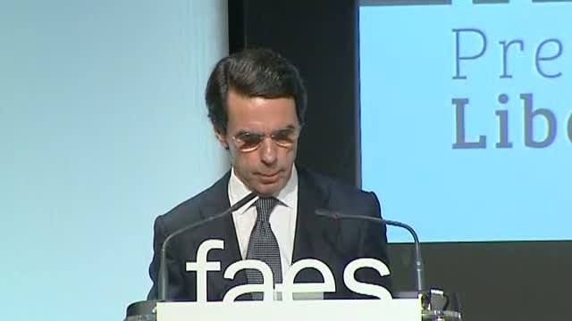 Aznar asegura que ni pensiones ni educación se pueden afrontar con mayorías precarias