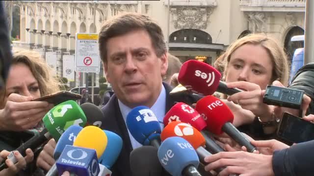 Las familias de los niños asesinados asisten al debate por la prisión permanente revisable