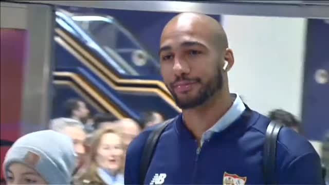 El Sevilla FC ya está en la capital andaluza tras su histórico pase a cuartos de la Champions en Old Trafford