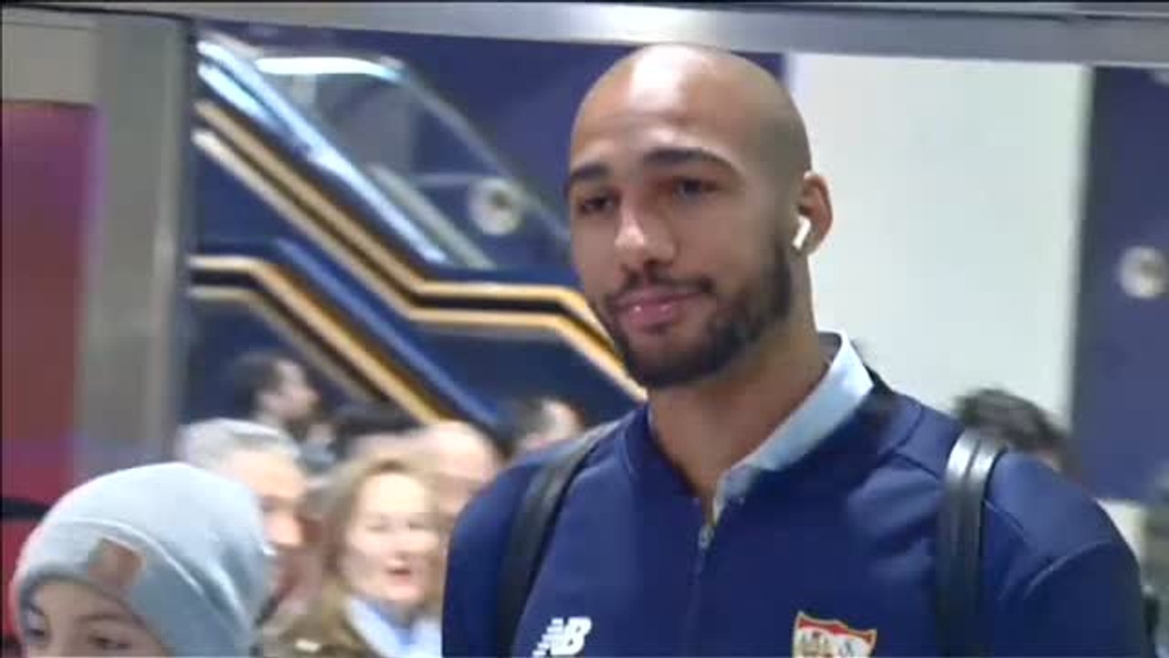 El Sevilla FC ya está en la capital andaluza tras su histórico pase a cuartos de la Champions en Old Trafford