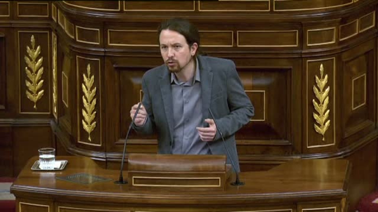 Pablo Iglesias acusa a Rajoy de manejar las cuentas de España "igual de bien" que las de su partido