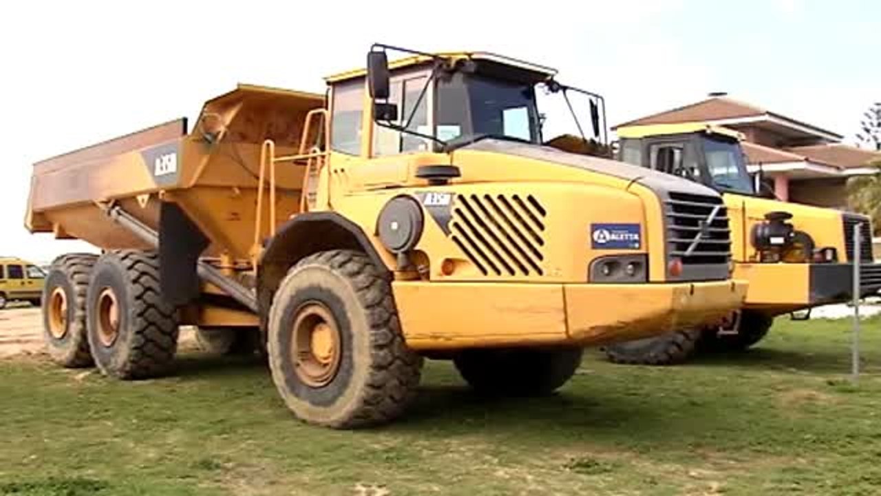 El viento sigue azotando Andalucía e imposibilita las tareas de recuperación en la costa