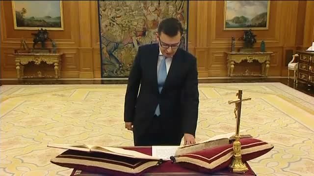 Escolano jura como nuevo ministro de Economía en Zarzuela