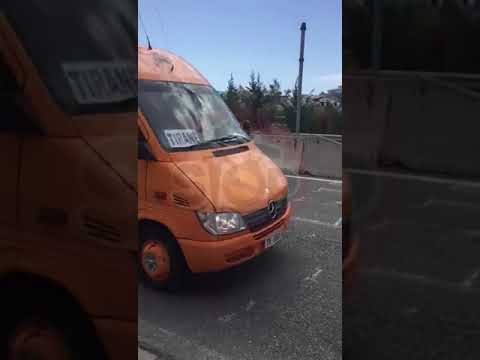 Stop-Durrës/ Udhëtoni me kujdes! Bëjini sytë katër para se të kaloni në anën tjetër të rrugës.