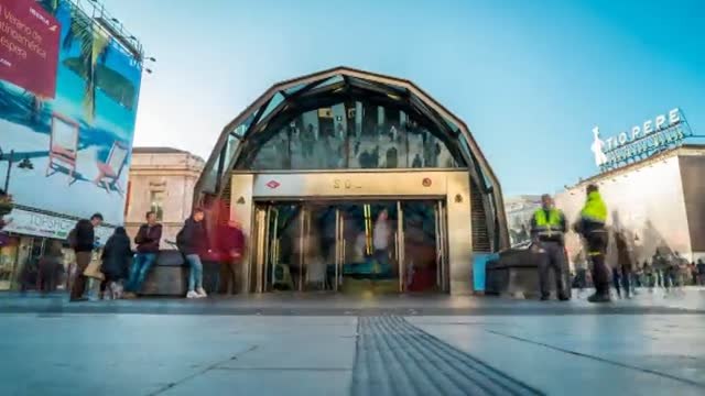 Las mujeres ganan, de media, al año 6.000 euros menos que los hombres