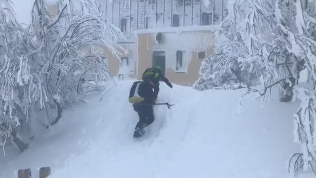 Medio centenar de escolares atrapados en un albergue de Sierra Nevada