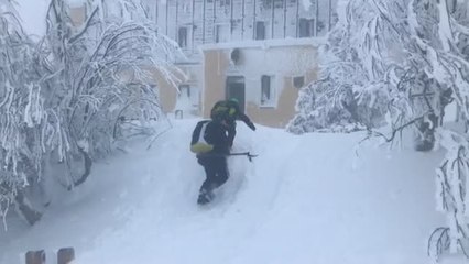 Medio centenar de escolares atrapados en un albergue de Sierra Nevada