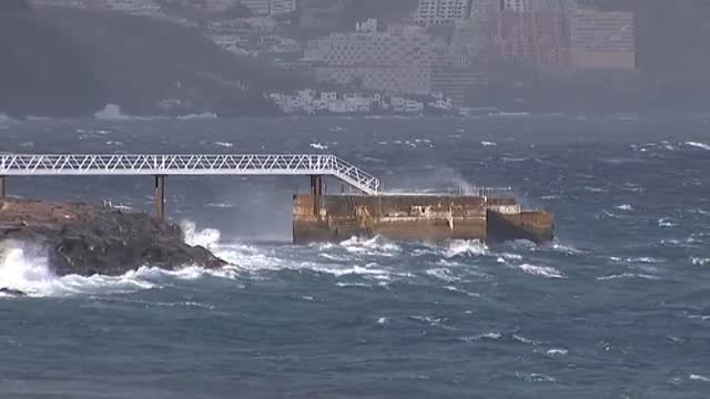 La borrasca Emma eleva las alertas en las Islas Canarias