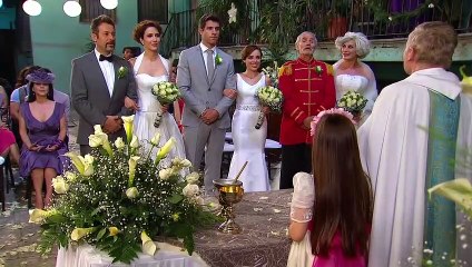 Así en el Barrio como en el Cielo - Jacky arruina la boda triple.