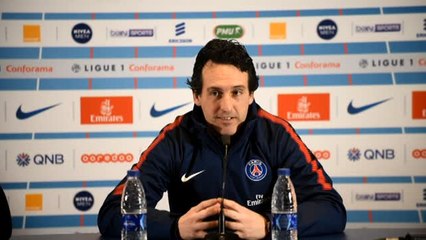 Neymar sufre una fisura en el quinto metatarsiano y podría pasar por quirófano