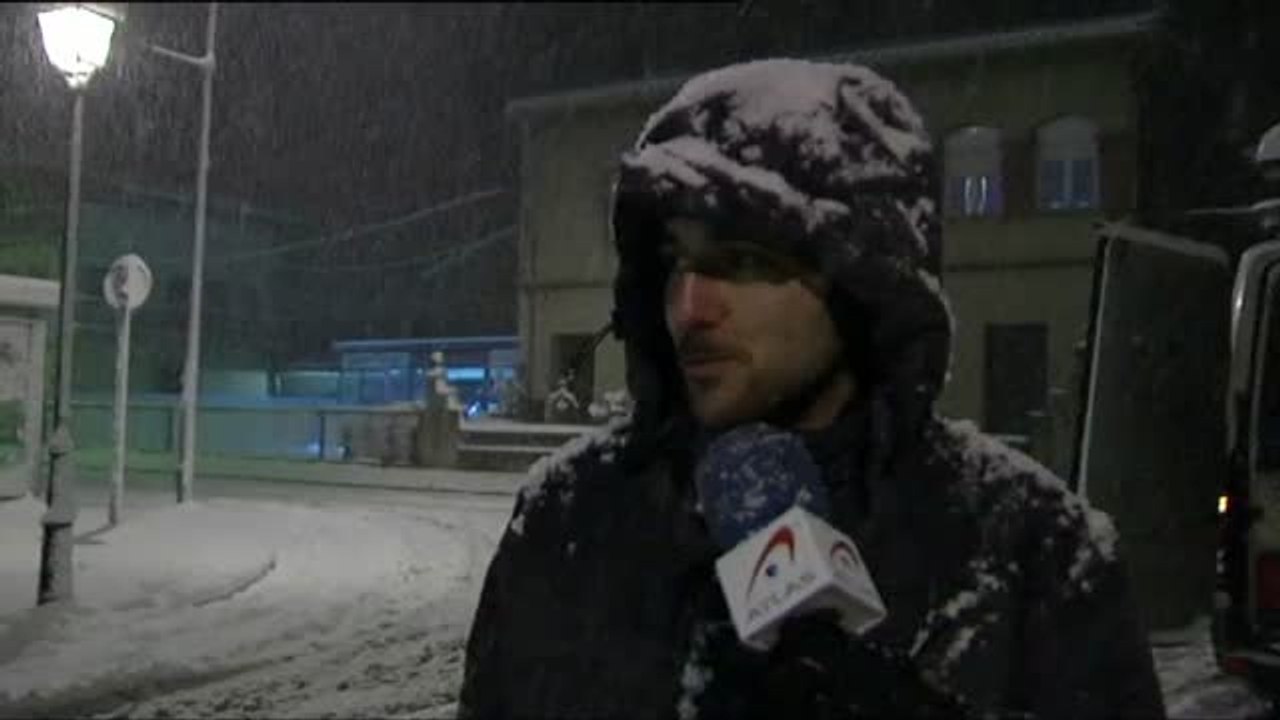 Las nevadas complican la circulación en las carreteras catalanas