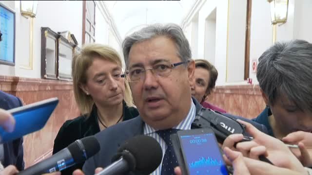 Zoido, convencido de que el acuerdo con policías y guardias civiles está muy próximo a llegar