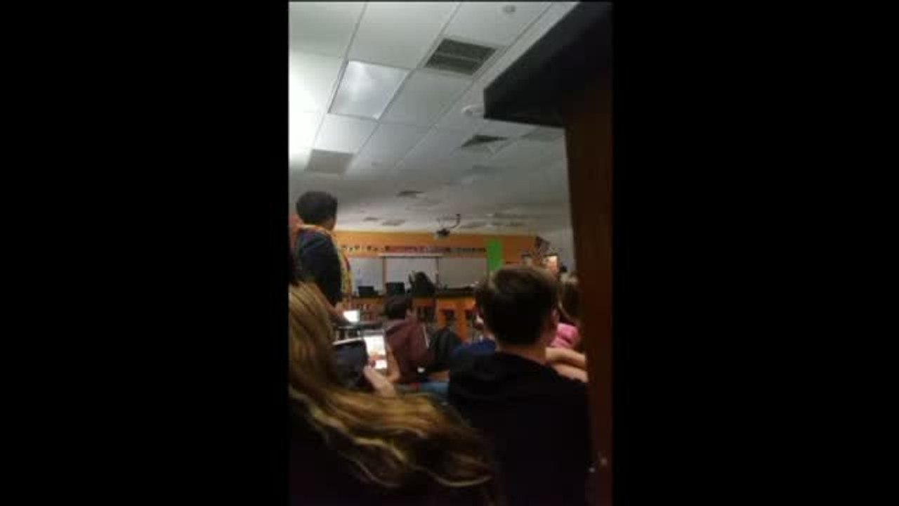 Imágenes del momento en los SWAT entran en una clase en busca del autor de la matanza de Parkland