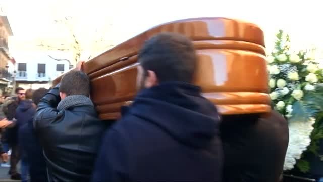 Último adiós al joven fallecido tras una discusión en Herencia